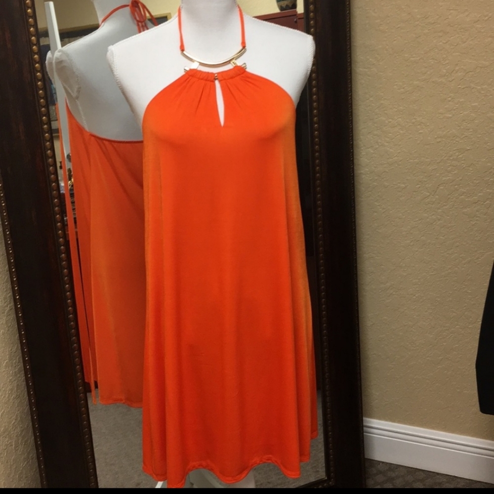 😎NWT SEXY HALTER DRESS WITH GOLD NECKLACE DESIGN